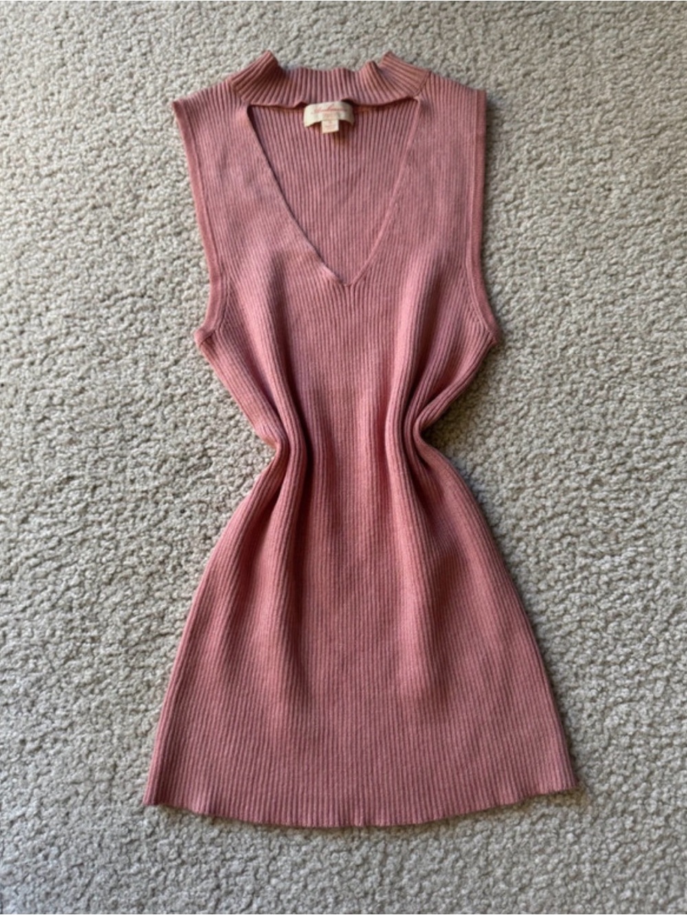 Fashion Nova Ribbed V-Neck Sleeveless Top - Dusty Rose y2k